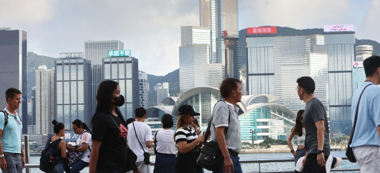 香港報章3月5日社評摘要